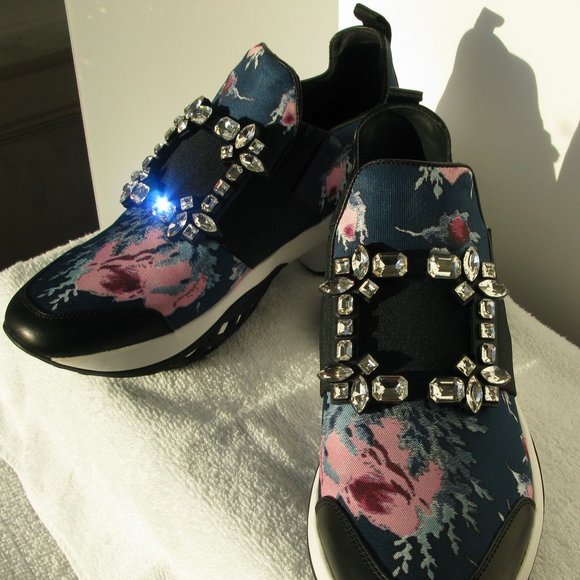 Meet your Posher, Bernadette - Picture 3 of 16